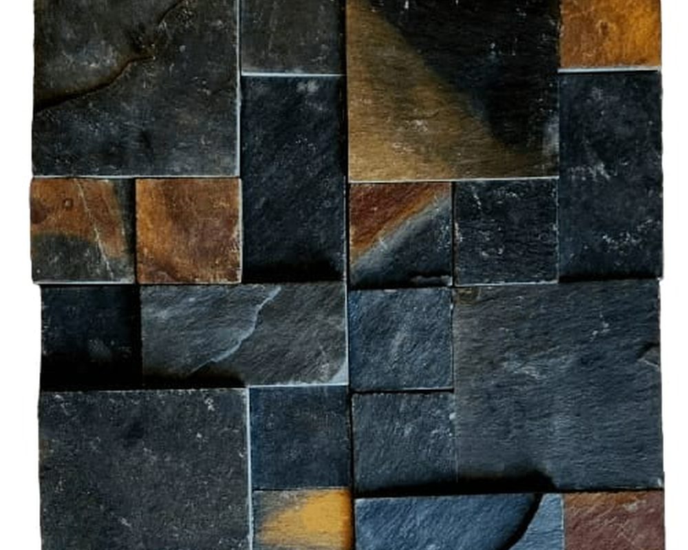 Mosaico de pedra preta e ferrugem